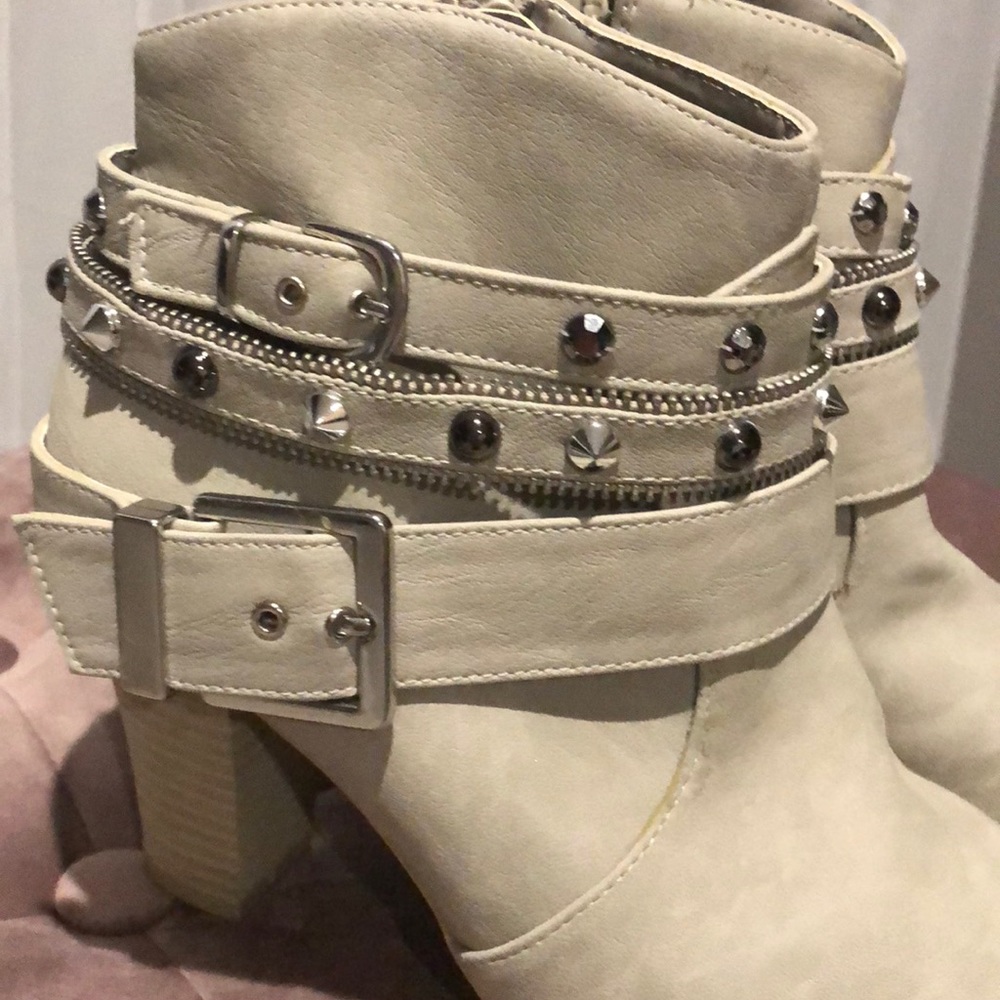 Grey booties - Picture 3 of 3